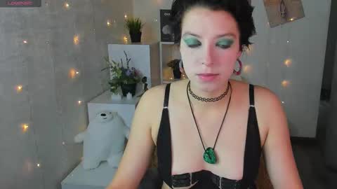 Sarah online show from 10-17-25, 01:09