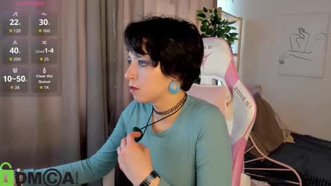 Sarah online show from 10-24-25, 05:26