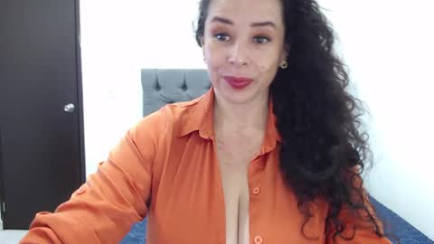 Sara hot46 online show from 12-17-24, 10:01