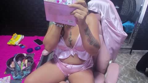 Snapshot of sara_hot_2 chatting on 04-17-26, 12:08 no limits sarah online show from 04-17-26, 12:08