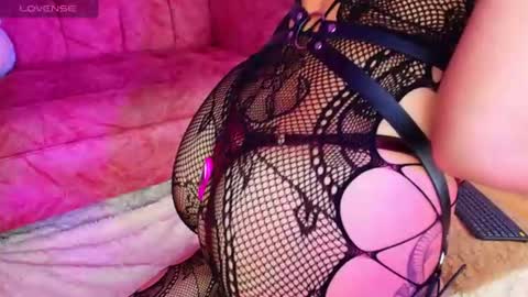 Snapshot of sara_jhonsonn chatting on 07-16-26, 01:22 Sara Jhonson online show from 07-16-26, 01:22