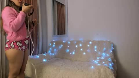 Snapshot of sara_kaii chatting on 05-14-26, 06:04 sara_kaii online show from 05-14-26, 06:04