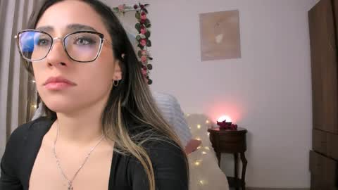 Snapshot of sara_kaii chatting on 05-18-26, 08:25 sara_kaii online show from 05-18-26, 08:25
