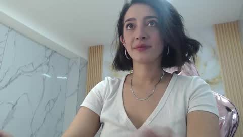 Sara  online show from 09-11-25, 01:33