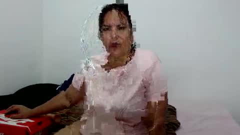 Snapshot of sara_love43 chatting on 01-06-25, 10:58 Sara love online show from 01-06-25, 10:58