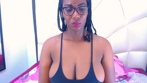 Snapshot of sara_marks chatting on 12-26-24, 03:20 S A R A online show from 12-26-24, 03:20