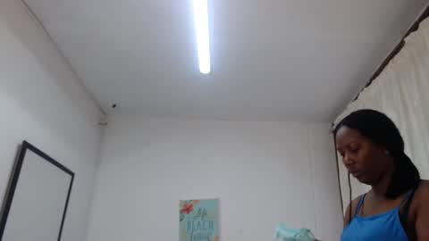 Snapshot of sara_marks chatting on 04-11-26, 11:47 S A R A online show from 04-11-26, 11:47