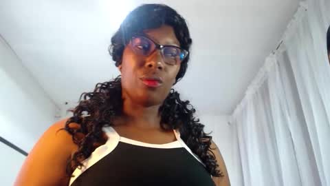 Snapshot of sara_marks chatting on 04-27-26, 10:57 S A R A online show from 04-27-26, 10:57
