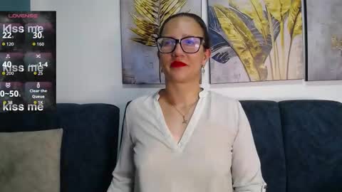 Sara   online show from 03-25-26, 09:54