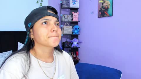 Sara Mendez online show from 01-21-25, 02:33