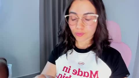 Sara online show from 04-01-26, 01:41