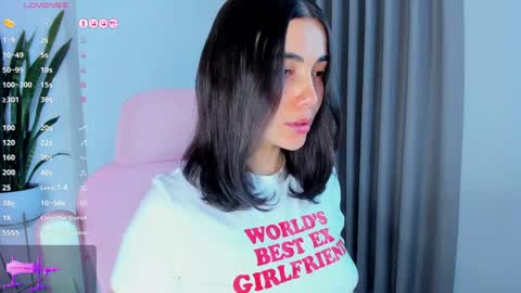 Snapshot of sara_ospina22 chatting on 04-24-26, 02:30 Sara online show from 04-24-26, 02:30