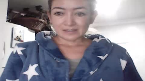 Snapshot of sara_peters chatting on 10-23-25, 03:00 sara_peters online show from 10-23-25, 03:00