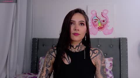 Sara online show from 10-10-25, 01:48