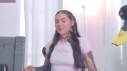 Sara online show from 12-02-25, 06:03