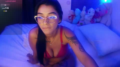 sara_ramirez0 online show from 01-16-25, 01:16