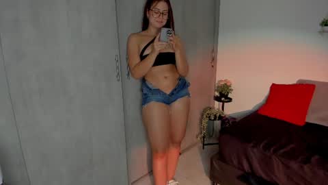 Snapshot of sara_sweett9 chatting on 07-28-26, 03:21 sara_sweett9 online show from 07-28-26, 03:21