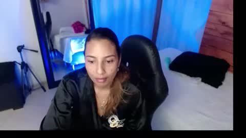 Snapshot of sara_thompson01 chatting on 04-10-26, 08:30 SARA online show from 04-10-26, 08:30