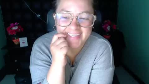 sara_thonson_ online show from 12-28-24, 03:04