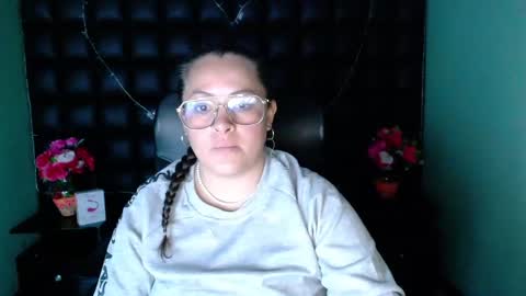 sara_thonson_ online show from 12-31-24, 03:01