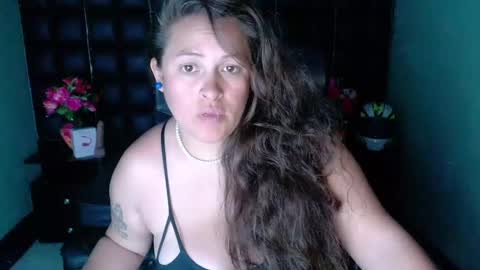 sara_thonson_ online show from 01-21-25, 05:38