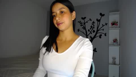 Snapshot of sara_tris chatting on 02-12-25, 01:09 Sara online show from 02-12-25, 01:09