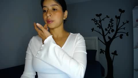 Snapshot of sara_tris chatting on 03-07-25, 01:09 Sara online show from 03-07-25, 01:09