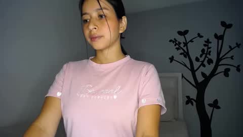 Snapshot of sara_tris chatting on 09-09-25, 01:38 Sara online show from 09-09-25, 01:38