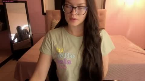 sara_valderrama_ online show from 05-02-26, 12:21