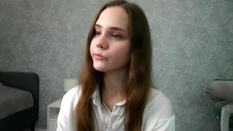 Snapshot of sara_whooops chatting on 10-04-25, 07:12 Im Sara online show from 10-04-25, 07:12