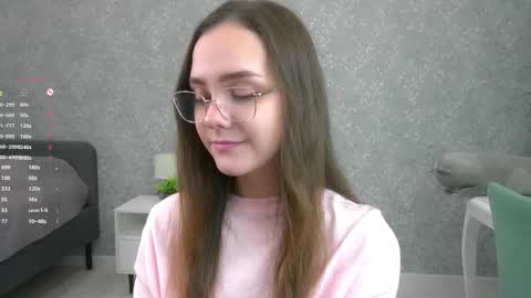 Snapshot of sara_whooops chatting on 11-15-25, 07:21 Im Sara online show from 11-15-25, 07:21