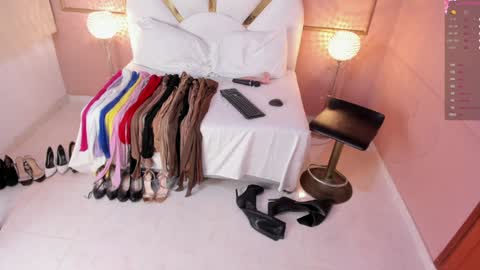 Saraa Gomez online show from 01-19-25, 03:39