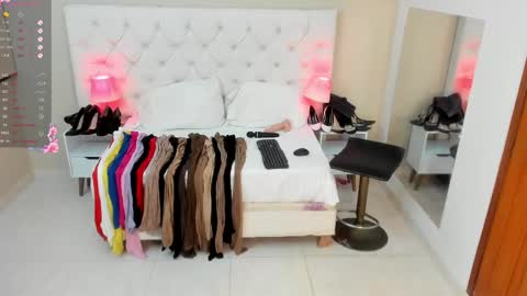 Saraa Gomez online show from 02-14-25, 03:33