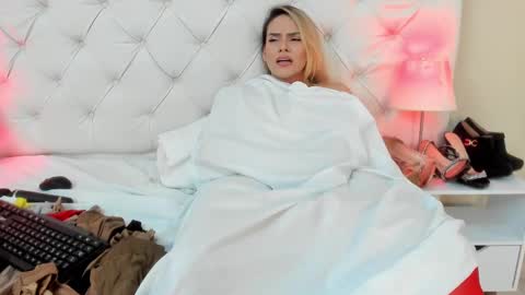 Saraa Gomez online show from 02-21-25, 04:07