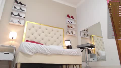 Saraa Gomez online show from 10-07-25, 04:09