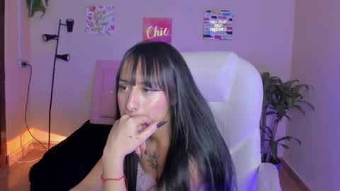 Snapshot of saraa_ramirez chatting on 02-18-25, 02:27 Sarah Ramirez online show from 02-18-25, 02:27