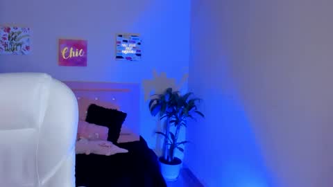 Snapshot of saraa_ramirez chatting on 02-22-25, 11:24 Sarah Ramirez online show from 02-22-25, 11:24