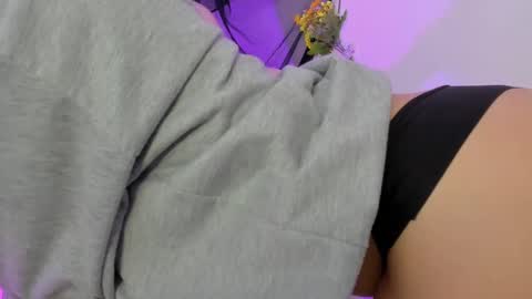 Snapshot of saraa_ramirez chatting on 02-27-25, 11:48 Sarah Ramirez online show from 02-27-25, 11:48