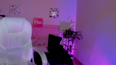 Snapshot of saraa_ramirez chatting on 03-06-25, 02:51 Sarah Ramirez online show from 03-06-25, 02:51