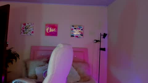 Snapshot of saraa_ramirez chatting on 03-10-25, 11:27 Sarah Ramirez online show from 03-10-25, 11:27