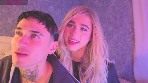 Snapshot of saraah_queen chatting on 10-28-25, 05:11 Sarah online show from 10-28-25, 05:11