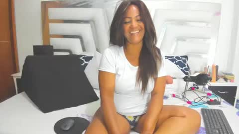 Snapshot of saraajhons chatting on 09-14-25, 02:38 Sara online show from 09-14-25, 02:38