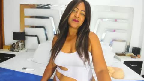 Snapshot of saraajhons chatting on 10-09-25, 04:16 Sara online show from 10-09-25, 04:16