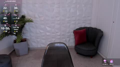 Snapshot of saraamills chatting on 01-14-25, 07:11 Sara online show from 01-14-25, 07:11