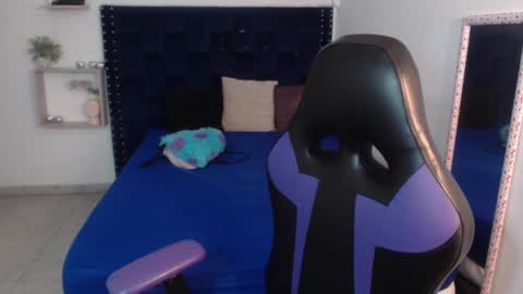 SARAHGIL online show from 02-12-25, 09:22