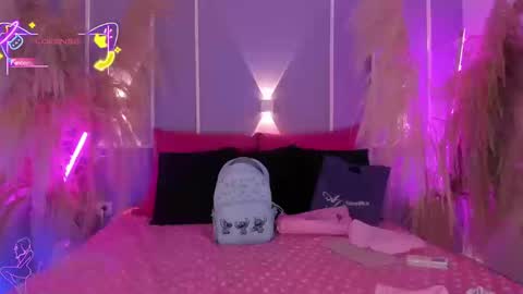 SaraAvila  online show from 10-20-25, 08:31