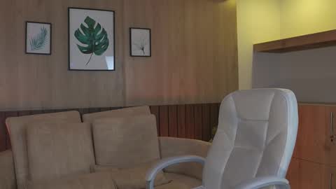 Sara Belmont online show from 10-09-25, 12:14