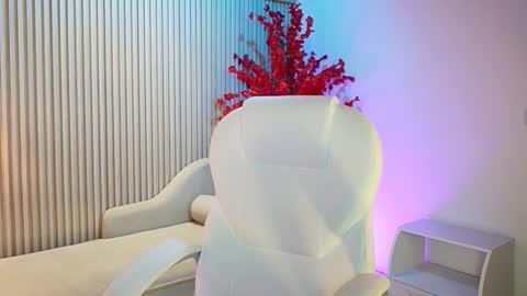 Sara Belmont online show from 10-11-25, 12:15