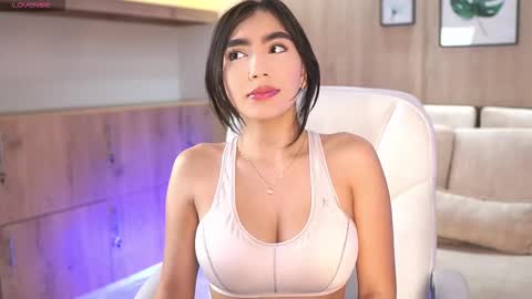 Sara Belmont online show from 10-16-25, 12:50