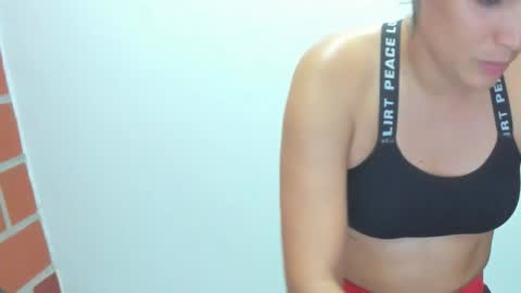 Sara  online show from 11-20-25, 11:04